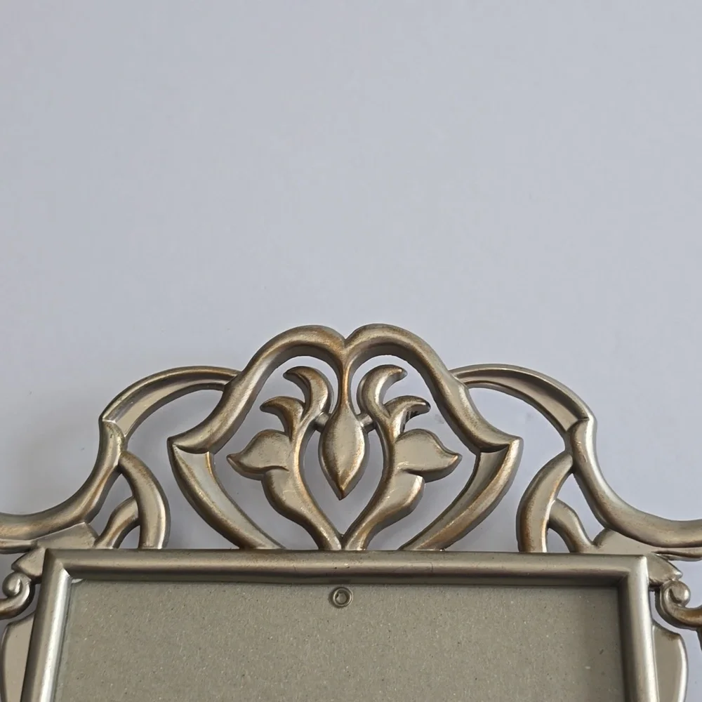 Vintage 1997 Scrolled Metal 5x7 Silver Color Picture Frame Easel Hang Display